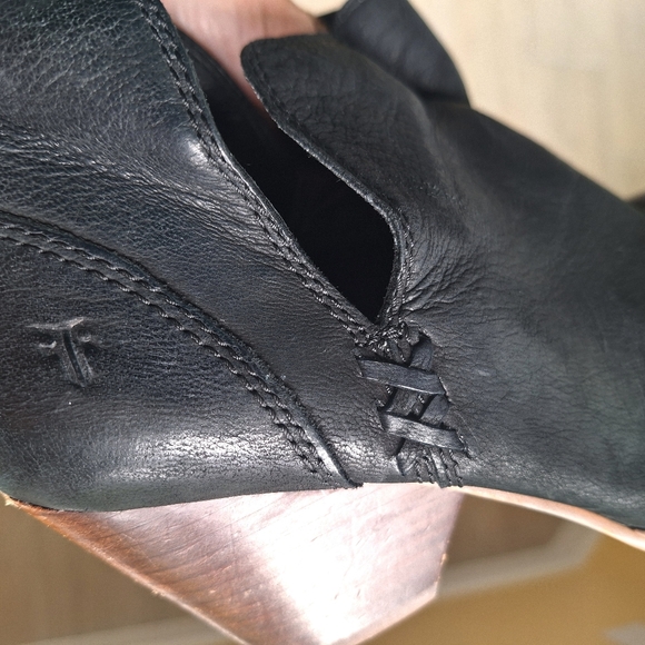 Frye Women's Reina Cut Out Black Leather Western Ankle Leather Frye Boots sz 8.5 - Picture 2 of 12